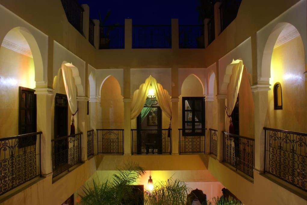 Riad En Exlusivite A 5Min De La Place Jamaa El Fna Villa Marrakesh Bagian luar foto